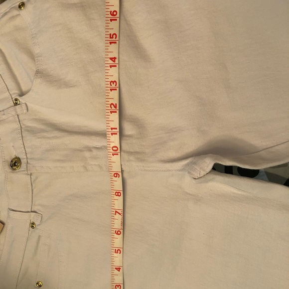 Jeans, DG2 White Stretch Skinny Jeans with ankle zippers and gold accent… - Picture 13 of 16